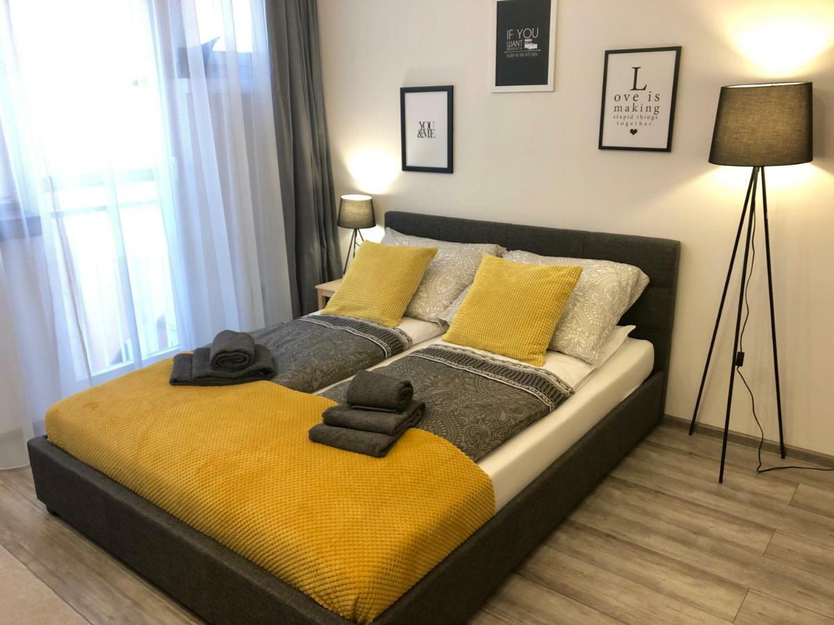 Apartament Szczesliwa 13 - Plac Ratuszowy Єленя-Ґура Екстер'єр фото